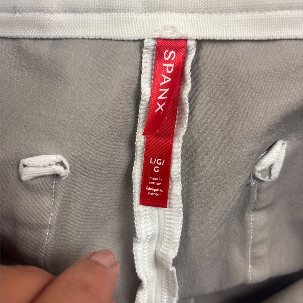 SPANX Women’s White On-the-Go Pull On Stretch Twill Cropped Pants size: Large - Picture 7 of 9